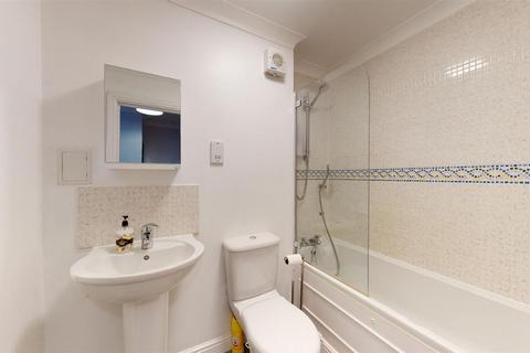 1 bedroom flat for sale, Whiting Crescent, Faversham, ME13