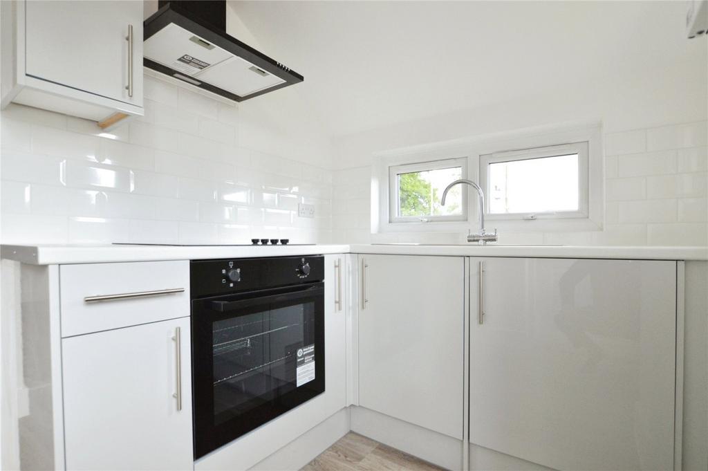 Aberdeen House, 52 Liphook Road... 1 bed apartment to rent £995 pcm
