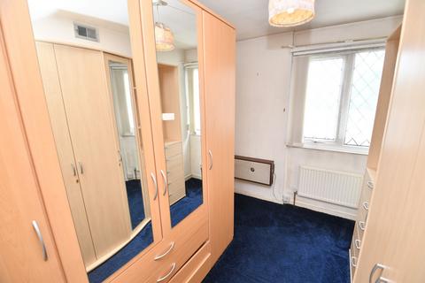 32 Maple Close, Salford, M6 7AR