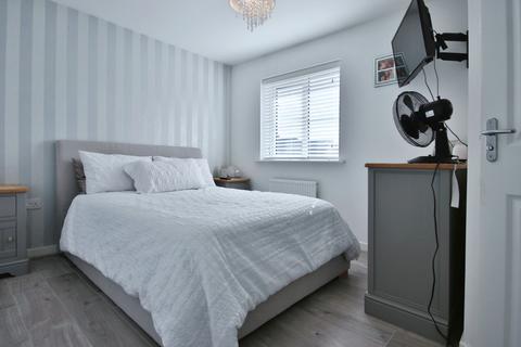 3 bedroom semi-detached house for sale, Grosvenor Road, Kingswood, Hull, HU7 3FF