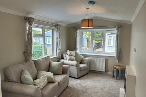 2 bedroom park home for sale, Marlow Road, Henley-on-Thames, Oxfordshire, RG9
