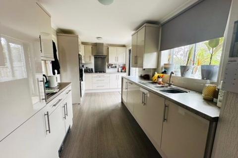4 Merlin Close, Thornhill, Cardiff, CF14 9AW