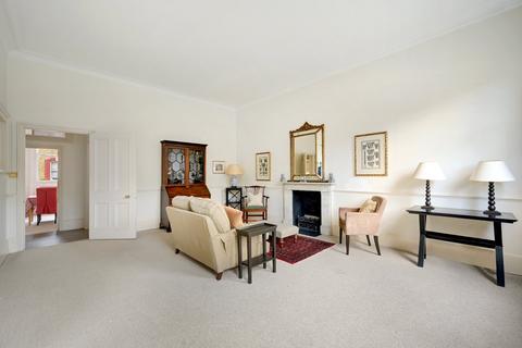 3 bedroom flat for sale, Roland Gardens, London