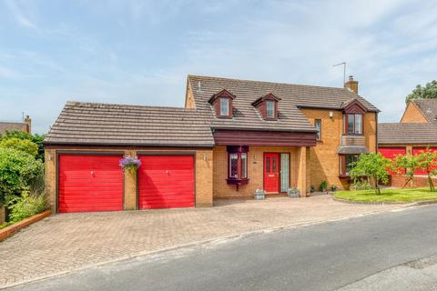 14 Brookfield Close, Hunt End, Redditch, B97 5LL