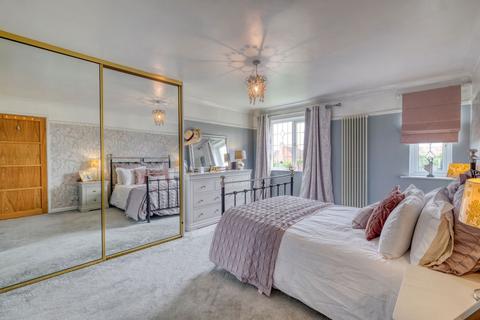 14 Brookfield Close, Hunt End, Redditch, B97 5LL