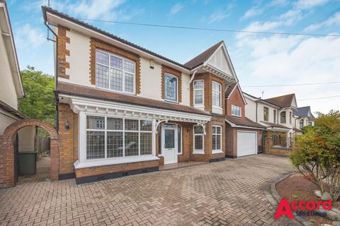 5 bedroom detached house for sale, Berther Road, Hornchurch, RM11