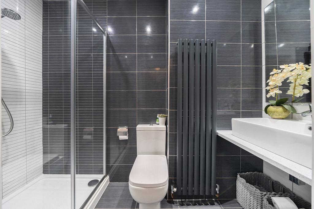 Lower En-Suite
