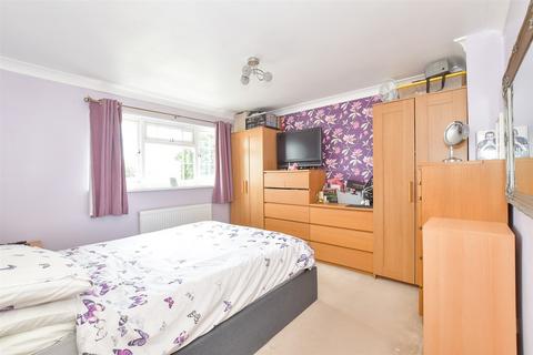 16 Hooks Lane, Havant, PO9 3DR