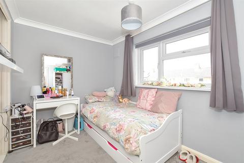 16 Hooks Lane, Havant, PO9 3DR