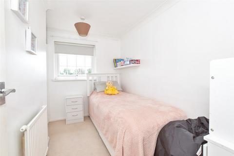 16 Hooks Lane, Havant, PO9 3DR