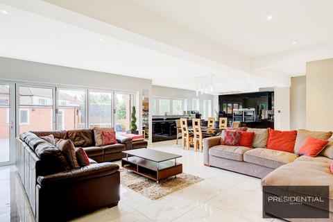 5 bedroom semi-detached house for sale, Chigwell IG7