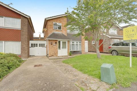 3 bedroom link detached house for sale, Caversham Park Avenue, Rayleigh, SS6