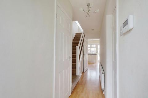 3 bedroom link detached house for sale, Caversham Park Avenue, Rayleigh, SS6