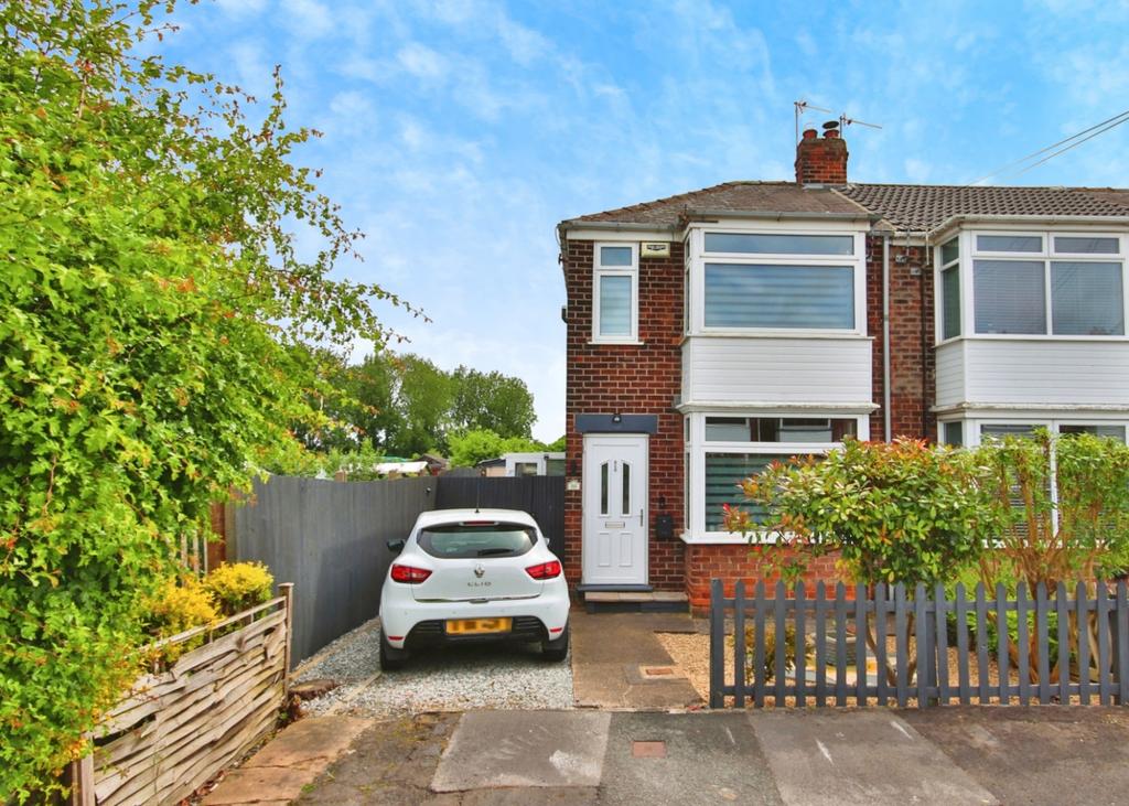 Lamorna Avenue, Hull, HU8 8HT 2 bed end of terrace house for sale £