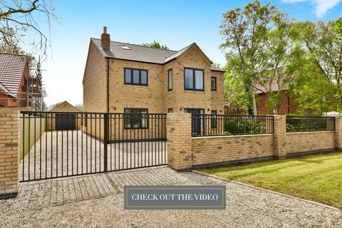 6 bedroom detached house for sale, North Leys Road, Hollym, Withernsea, East Riding of Yorkshire, HU19 2SB