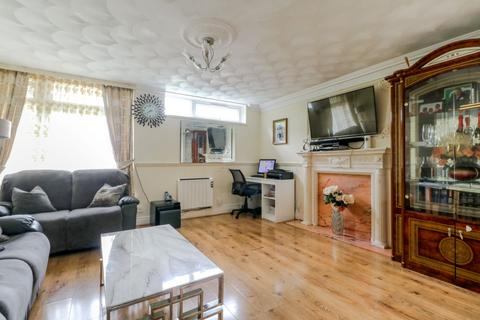 3 bedroom maisonette for sale, Alderney House, EN3