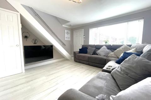 3 bedroom end of terrace house for sale, Hoxton Close, Bredbury