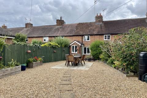 2 bedroom cottage for sale, Banbury Road, Stratford-upon-Avon CV37