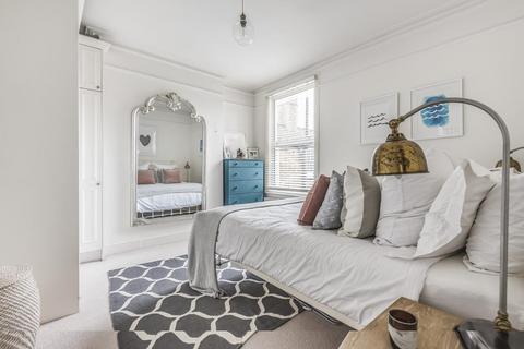 3 bedroom flat for sale, Burnbury Road, Balham