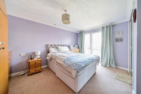 1 bedroom apartment for sale, Whitburn Road, London