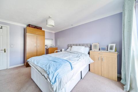 1 bedroom apartment for sale, Whitburn Road, London