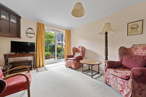 2 bedroom ground floor flat for sale, Swinbrook Court, Witney OX28