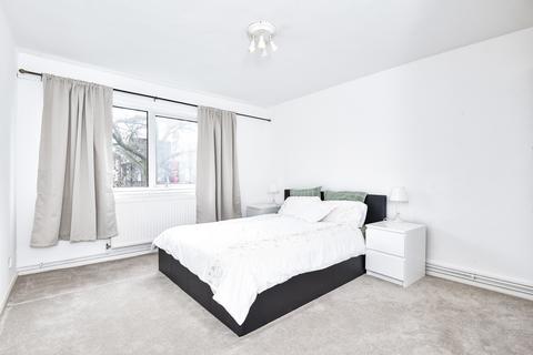 2 bedroom flat to rent, Balmain Close London W5