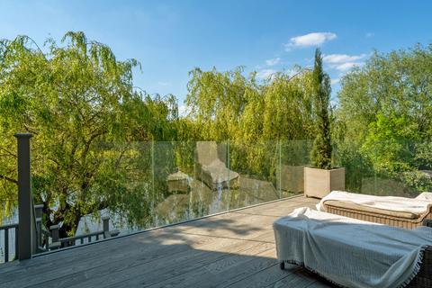 4 bedroom detached house for sale, Riverside Off Tiddington Road, Stratford Upon Avon, Warwickshire. CV37 7BD