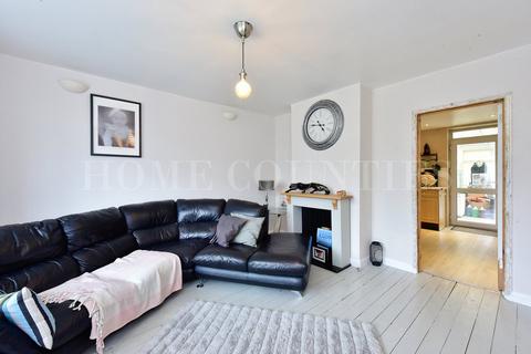 70 Cranborne Crescent, Potters Bar, EN6 3AG