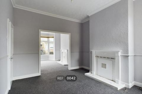 2 bedroom end of terrace house to rent, Severn Street, HULL HU8