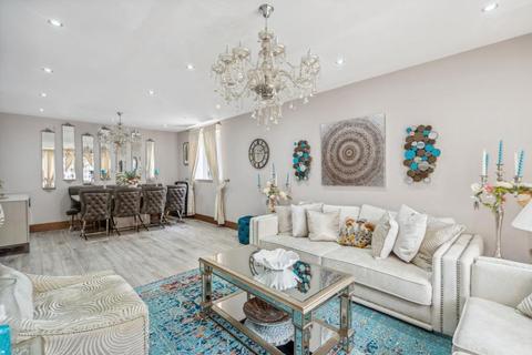 35 Downs Road, Slough, SL3 7BZ