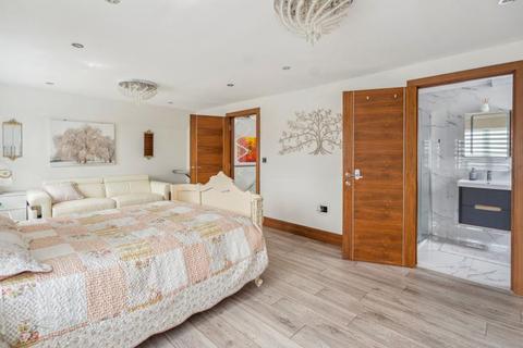 35 Downs Road, Slough, SL3 7BZ