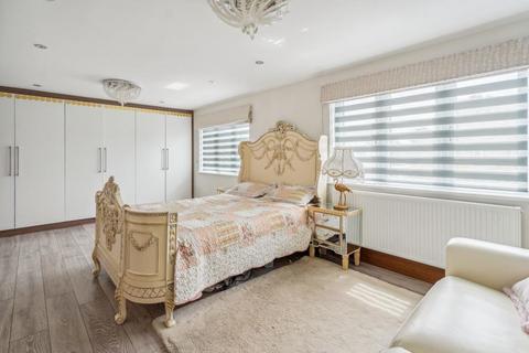 35 Downs Road, Slough, SL3 7BZ