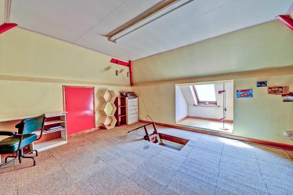 22 Eastcote Road (19) 1