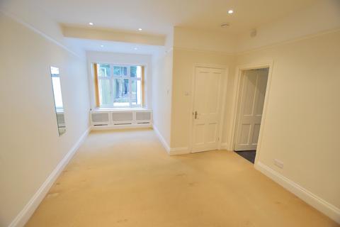 1 bedroom ground floor flat to rent, Lymington Road, New Milton, Hampshire. BH25 6PT