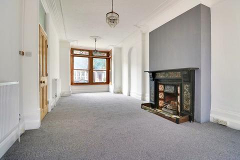 25 Boscombe Road, Southend-on-sea, SS2 5JE