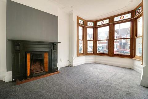 25 Boscombe Road, Southend-on-sea, SS2 5JE