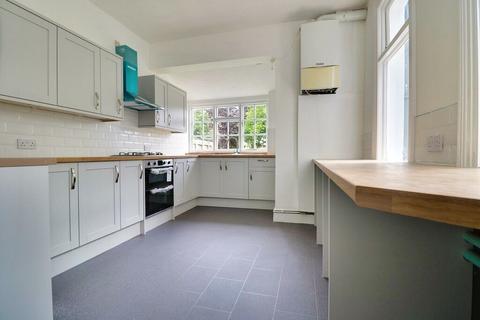 25 Boscombe Road, Southend-on-sea, SS2 5JE