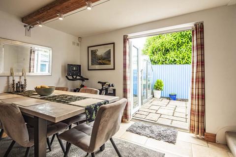 3 The Triangle, Upper Basildon, Reading, RG8 8LX