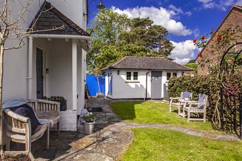 3 The Triangle, Upper Basildon, Reading, RG8 8LX