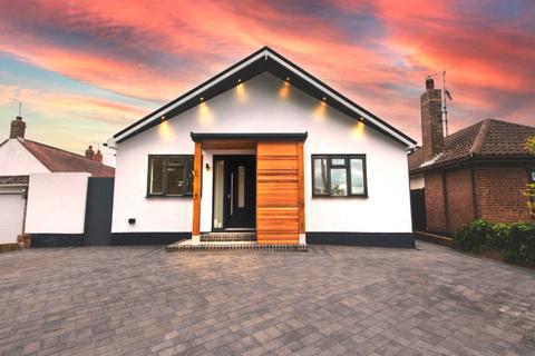 4 bedroom detached bungalow for sale, Olive Avenue, Leigh-on-sea, SS9