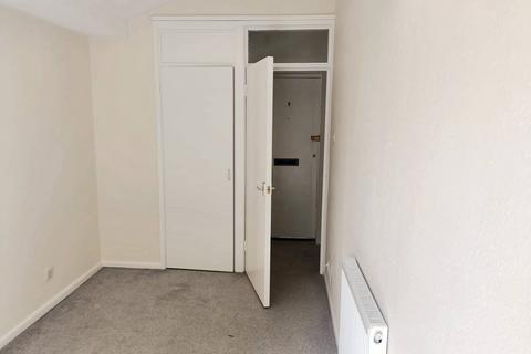 1 bedroom in a flat share to rent, Southfield Road, Westbury-on-Trym BS9