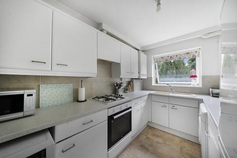 7 Sandown Drive, Carshalton, SM5 4LN