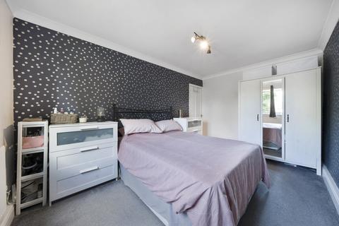 7 Sandown Drive, Carshalton, SM5 4LN