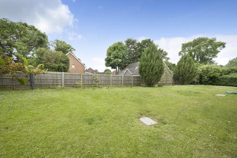 7 Sandown Drive, Carshalton, SM5 4LN