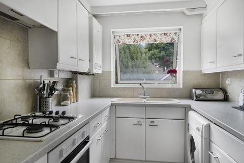 7 Sandown Drive, Carshalton, SM5 4LN