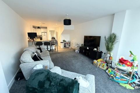 2 bedroom semi-detached house to rent, Middleton Road, Newark
