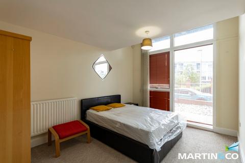 2 bedroom apartment to rent, Mason Way, Park Central, B15