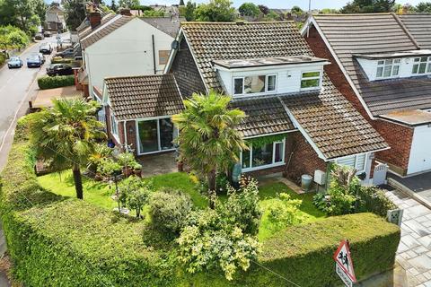 3 bedroom detached house for sale, Hillcrest Road, Horndon-On-The-Hill, SS17