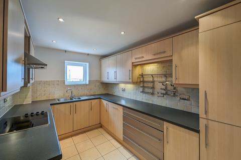 2 bedroom apartment to rent, Holland Gardens, Brentford